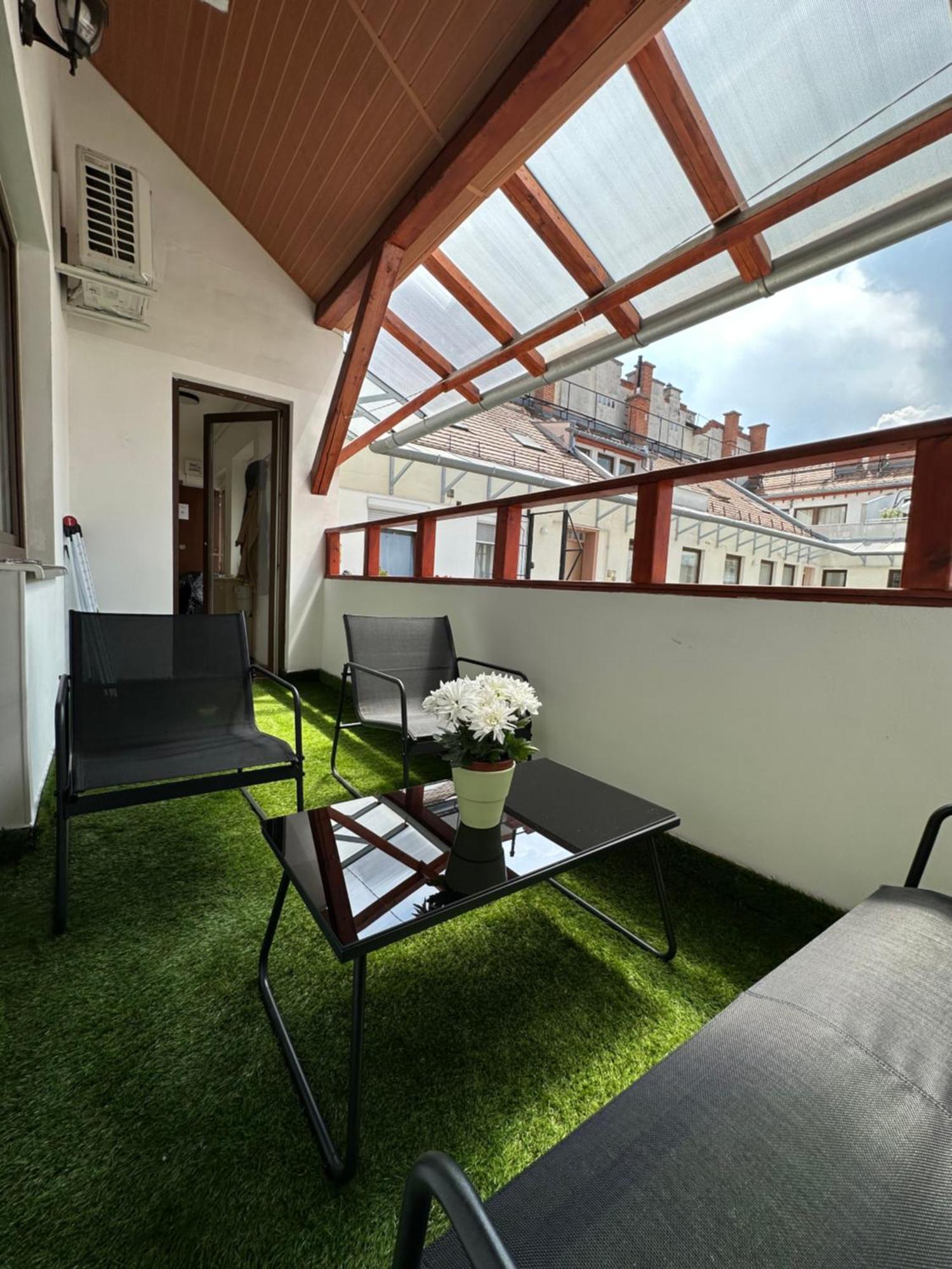 Centroom Apartment Boedapest Buitenkant foto